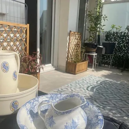 De Charme Avec Terrasse *